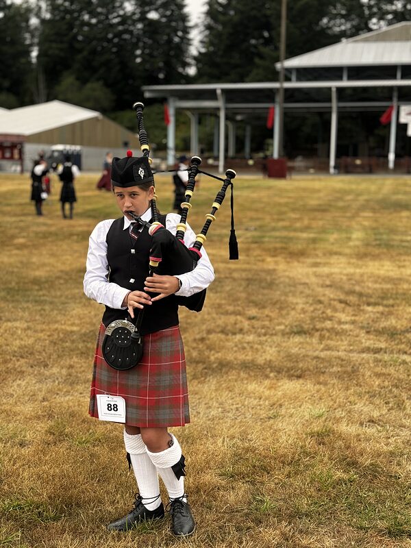 Charlotte Burslem in full Highland dress
